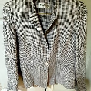 Max Mara linen blazer. Made in Italy. 100% linen. Black and white specs.